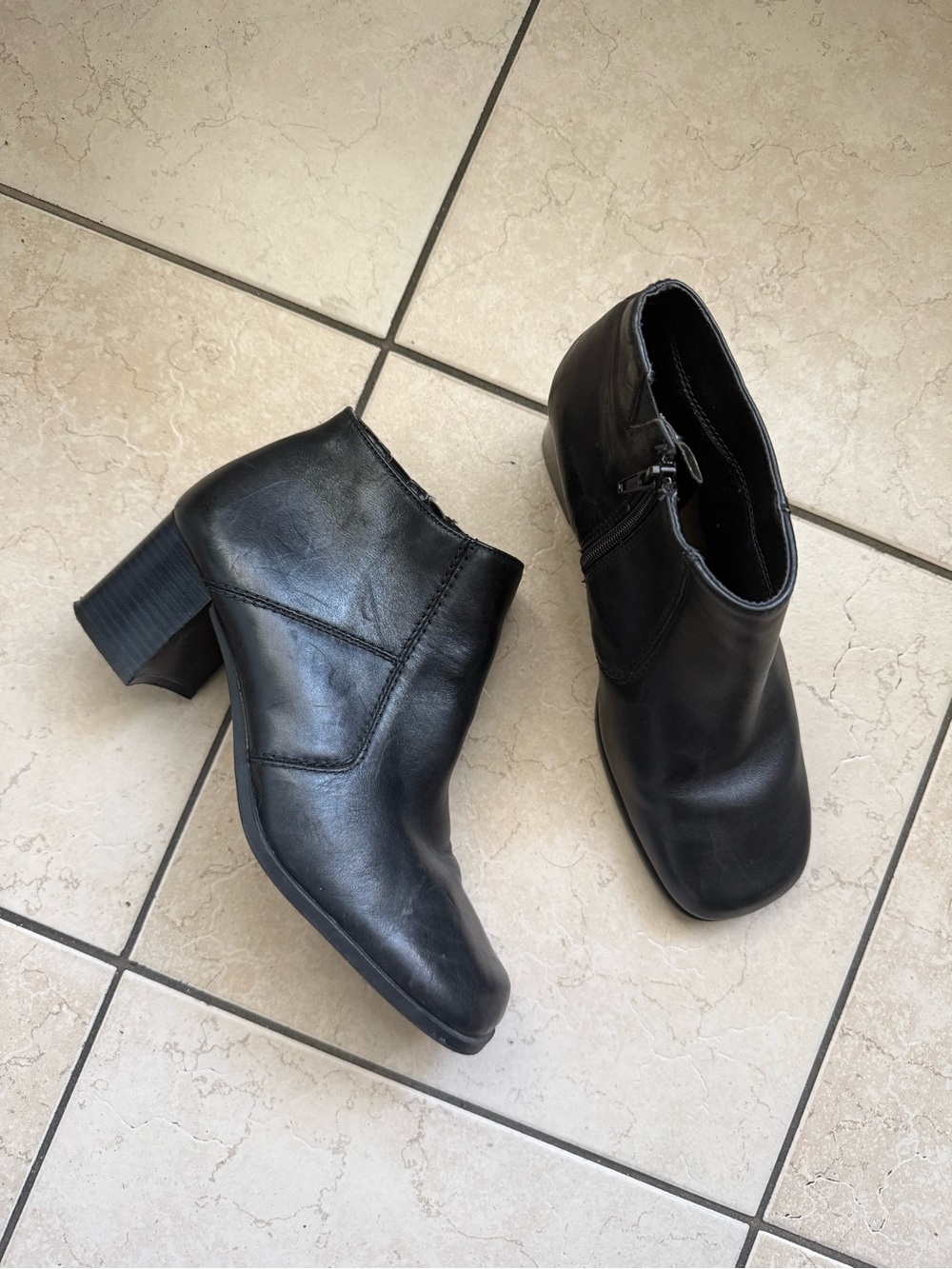 Vintage 90s Thom McAn Cameron Leather Ankle Boots